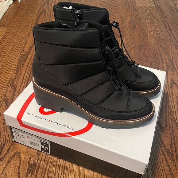 Daisy Blondo Boots - Picture 2 of 5